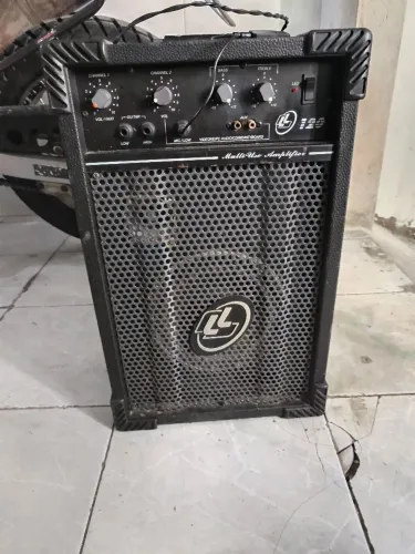 Caixa de som Bluetooth amplificada LL guitarra