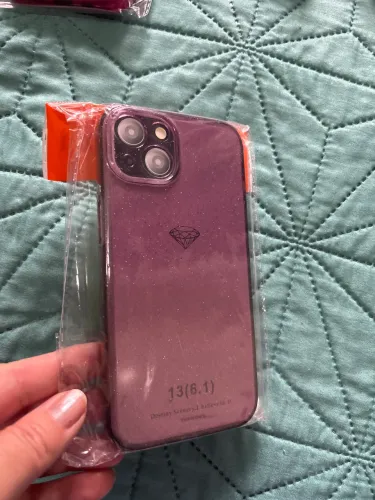Capa de celular iPhone 13 com brilhos