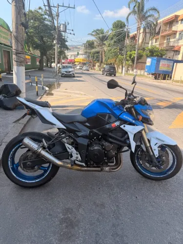 GSR 750A, ABS, 4 cilindros e 2015