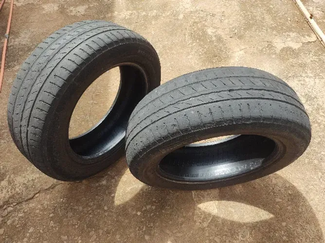 Pneus 185/60/15 - Tenho dois usados por R$ 200,00 os dois.