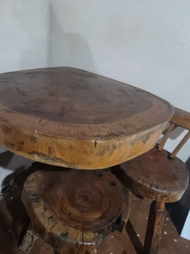 ? PEÇA ÚNICA EM MADEIRA MACIÇA - MESA RÚSTICA NATURAL | R$ 2.000 ?