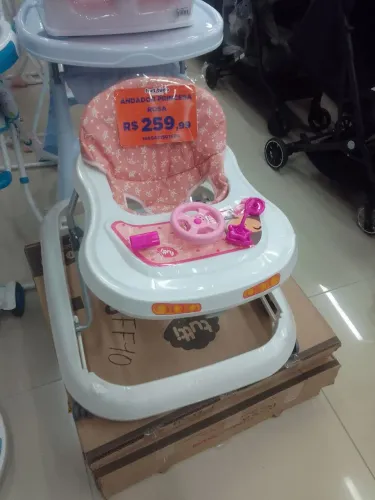 Andajar menino e menina