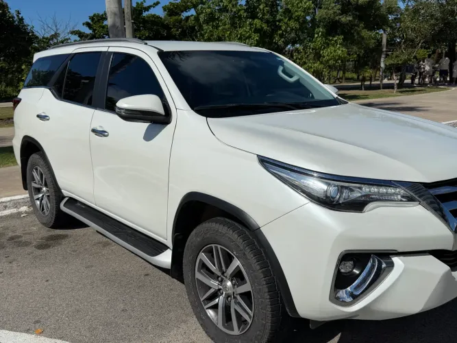 Toyota Hilux SW4 SRX 4X4 2.8 TDI 16V Dies. Aut. 2020