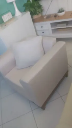 poltrona cinza claro
