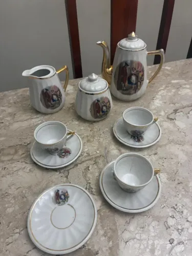 Antigo Jogo de Café/Chá Porcelana Cena Galante vintage