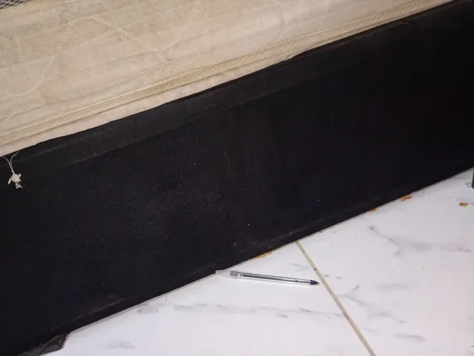 Base de cama box pra doação e um colchão