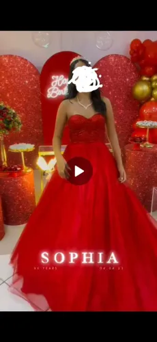 Vendo vestido debutante cor vermelha com anagua bambole.