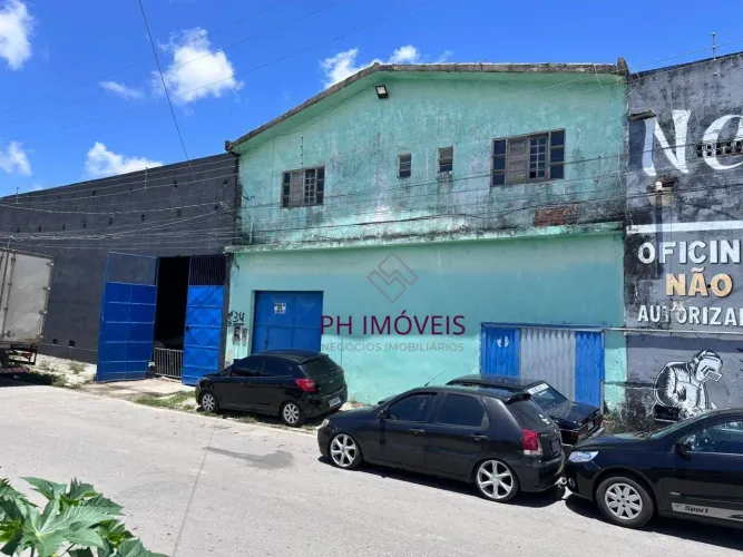 Galpão com 270m² Disponível para locação no Bairro da Santa Lúcia