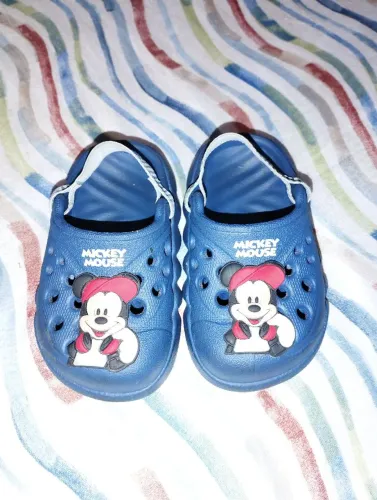 Crocs infantil do Mickey 