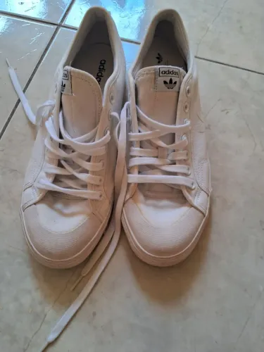 Tênis Adidas