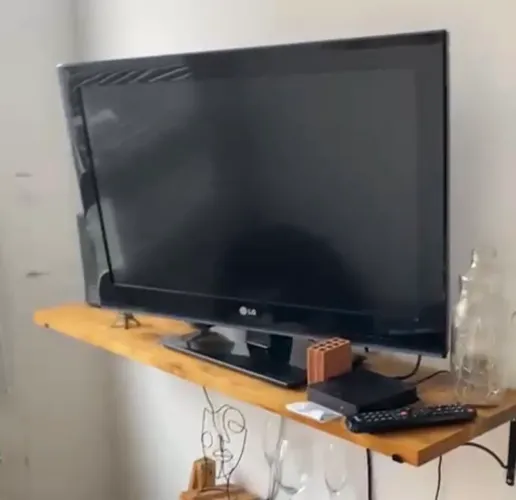 Tv 32 polegadas novinha (não é smart)