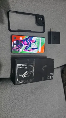 Asus Rot Phone 8 Gamer