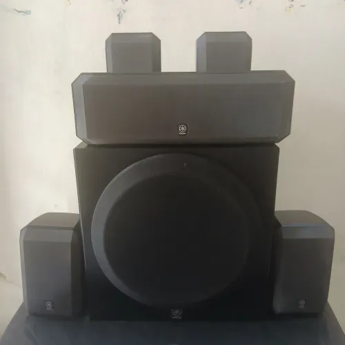 Conjunto de Caixas Yamaha (Subwoofer Ativo Yamaha e Caixas Yamaha)