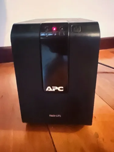 Nobreak APC Back-UPS 600VA / 300W - Pouquíssimo uso