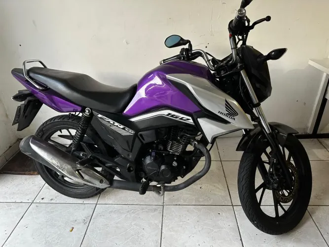 VENDO MOTO FAN 160 ROXA FAN VERMELHA 