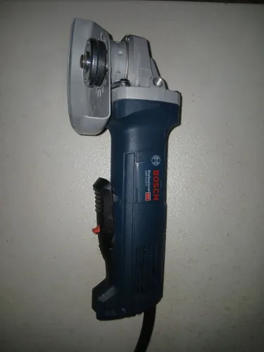 Esmerilhadeira de 5" BOSCH GWS 9-125 P 900W eixo M14