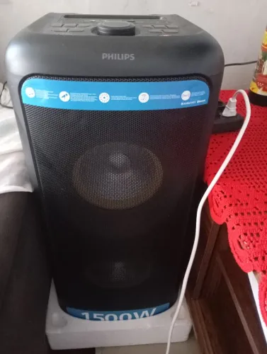 Caixa de som Philips de 1500W é a Philips Party Speaker TAX4209/78