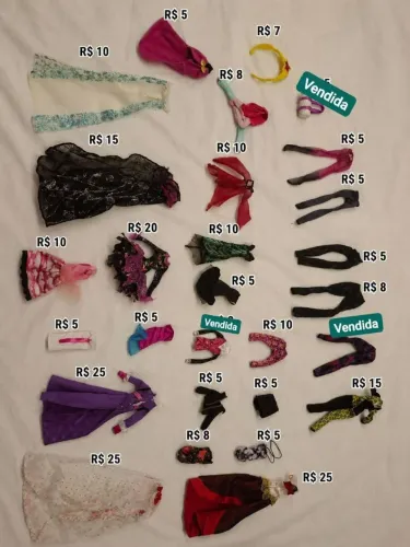 Roupas de monster high e ever after high