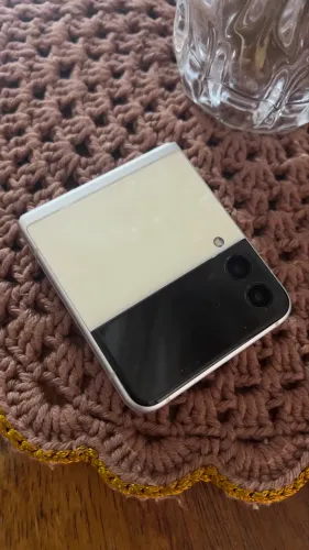 Samsung Galaxy Z Flip 3