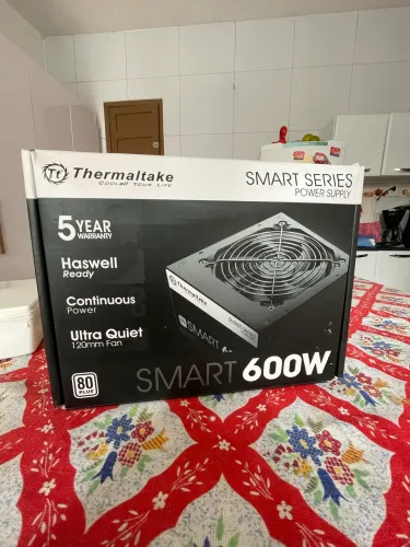 Fonte thermaltake 600 80 plus smart + caixa