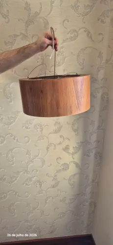 Lustre redondo de madeira 40cm × 18cm