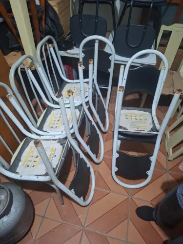 6 cadeiras cada uma por 60 reais