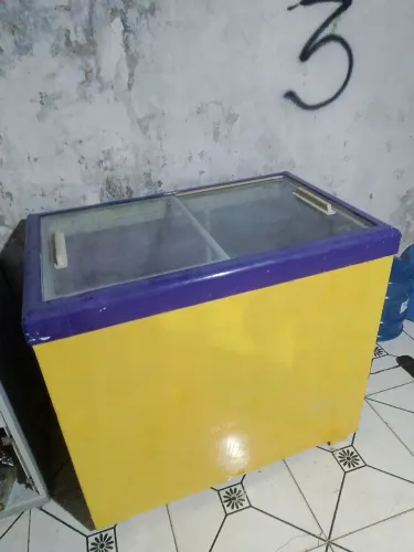 FREEZER TAMPA DE VIDRO 