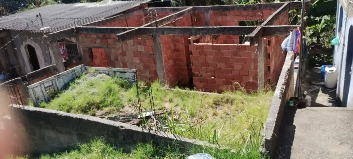Terreno com casa em construção água e energia