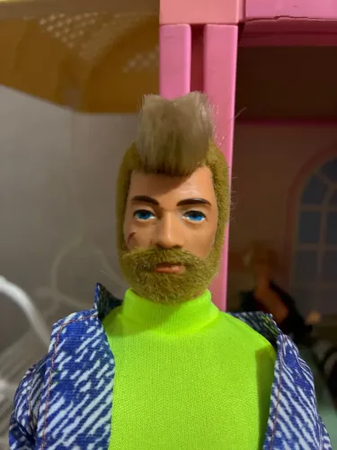 Cabeça boneco falcon corpo Ken