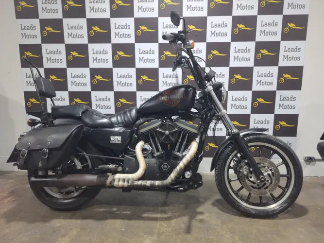 Harley-Davidson XL 883 R
