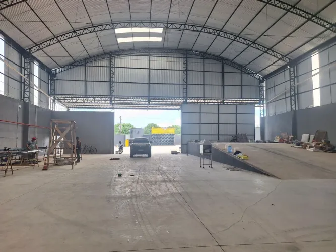 Galpão Industrial com doca e prédio com escritórios 50 mil
