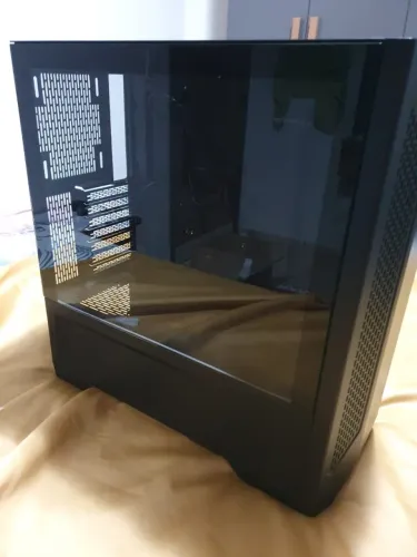 Gabinete Lian Li Lancool II