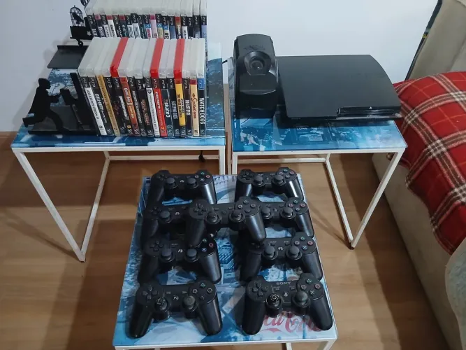 KIT PS3 SLIM + 35 JOGOS + 9 CONTROLES