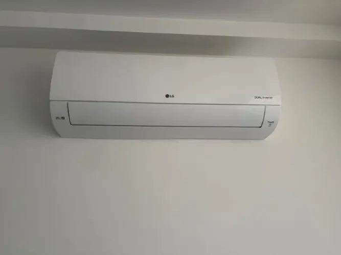 Ar-condicionado LG Dual Inverter 12.000 BTUs