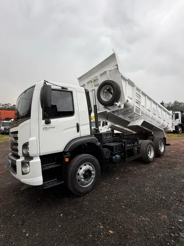 Vw 26260 6x2 2025 truck caçamba basculante