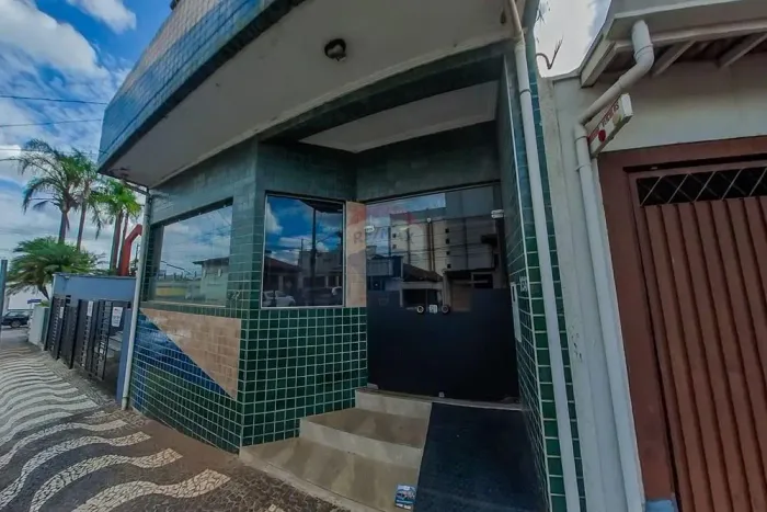 PRÉDIO COMERCIAL NO CENTRO DE ARARAS SP - Ideal para Clínica, local de Alto Fluxo