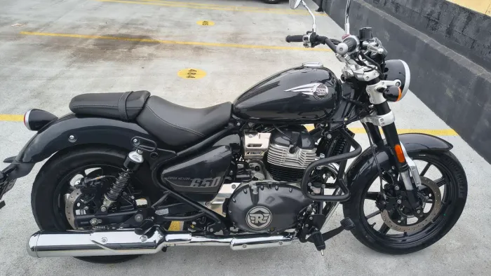 Super Meteor 650 Astral Black