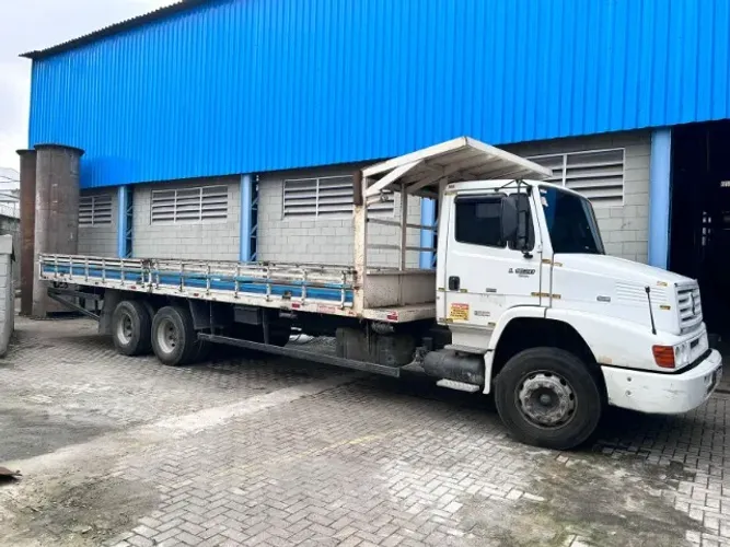 Mercedes Benz L1620 Carroceria Malhal medidas 12,50 total e 9,80 até a cabine