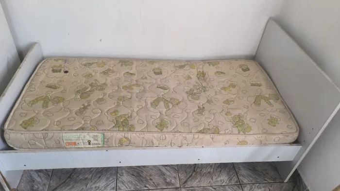 Colchão infantil com cama