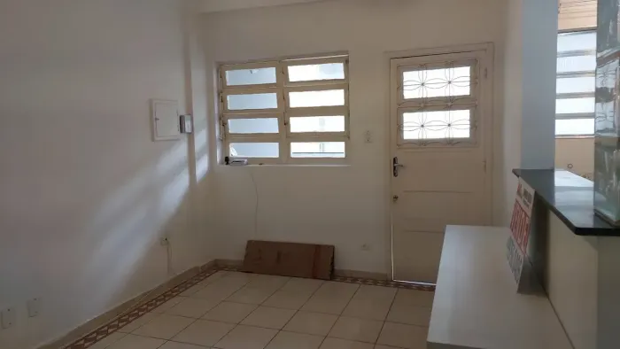 Imóvel para aluguel tem 40 metros quadrados com 1 quarto em Pompéia - Santos - SP