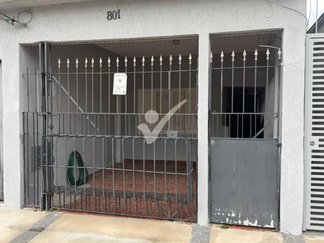 Escritório Térreo em Rua Tranquila: Praticidade e Silêncio com 1 Vaga de Garagem
