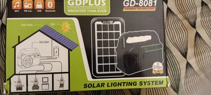 Vendo kit de iluminação e energia solar GDPLUS GD-8081