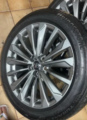 Rodas Corolla aro 17 original Toyota + Pneus Bridgestone 