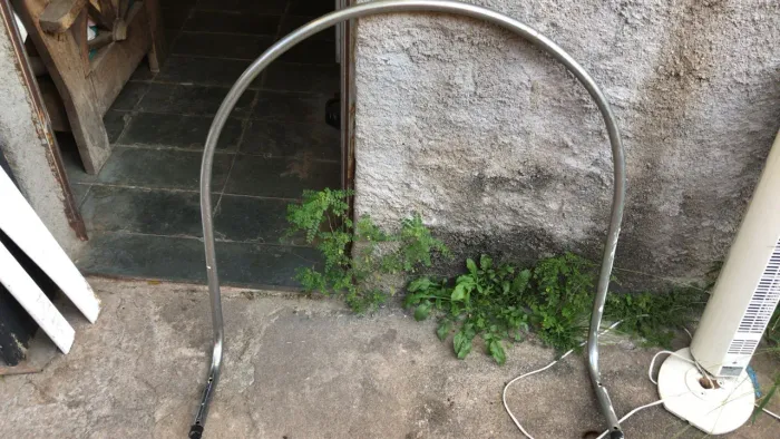 Suporte para cortinas de provador para comércio