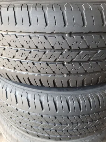 Pneus 215/65 R16 usado 02(dois) pneus tudo 550,00 reais serviços montagens inclusos promo