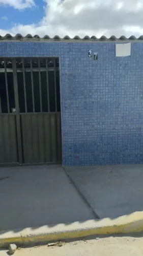 Vendo casa localizada em são João. No bairro 13. No valor de 45.000,00.
