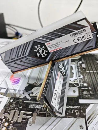 Memória Adata XPG Spectrix D41 TUF RGB 16GB (2x8GB) DDR4 3200MHz C16 - AX4U32008G16A-DB41