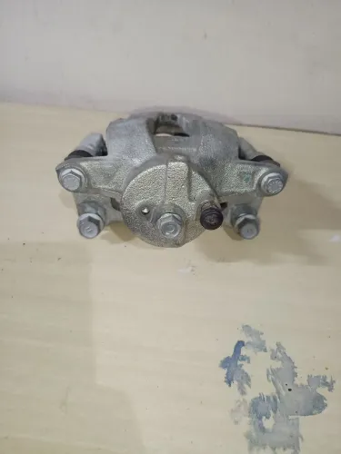 Pinça de freio lado direito Toyota Etios