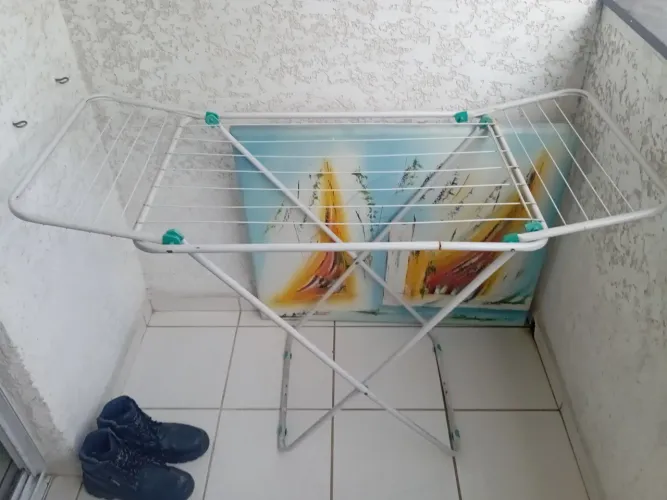 Varal de Chão Dobrável