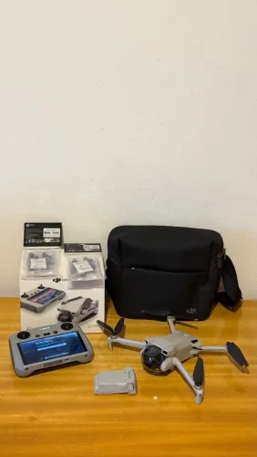 Vendo Drone DJI Mini 3 4K (Kit Standard) seminovo e impecável, sem nenhum detalhe de uso!